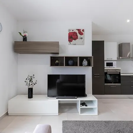 Spacious, Beautiful Penthouse With Bbq By 360 Estates 아파트 Tal Guardamangia