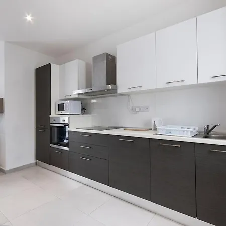 Spacious, Beautiful Penthouse With Bbq By 360 Estates 아파트 Tal Guardamangia