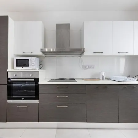 Spacious, Beautiful Penthouse With Bbq By 360 Estates Tal Guardamangia