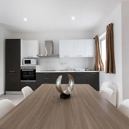 Spacious, Beautiful Penthouse With Bbq By 360 Estates