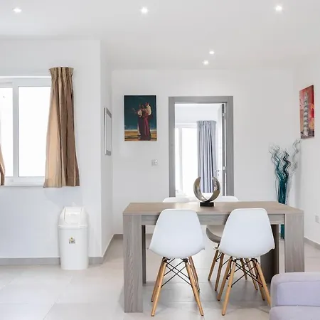 Spacious, Beautiful Penthouse With Bbq By 360 Estates Tal Guardamangia